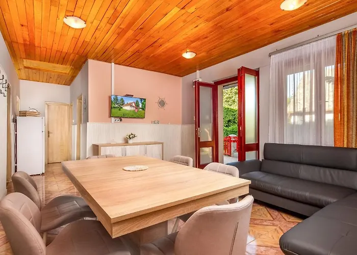 Silver Pinea By Interhome בית נופש Balatonmáriafürdő